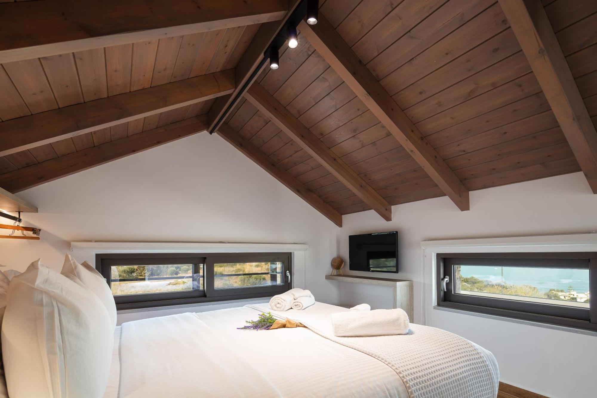 Oinolithos Luxury Villas Kalamaki  Exterior photo