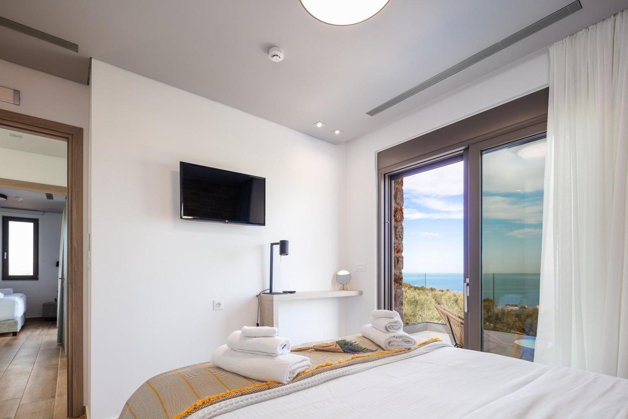 Oinolithos Luxury Villas Kalamaki  Exterior photo