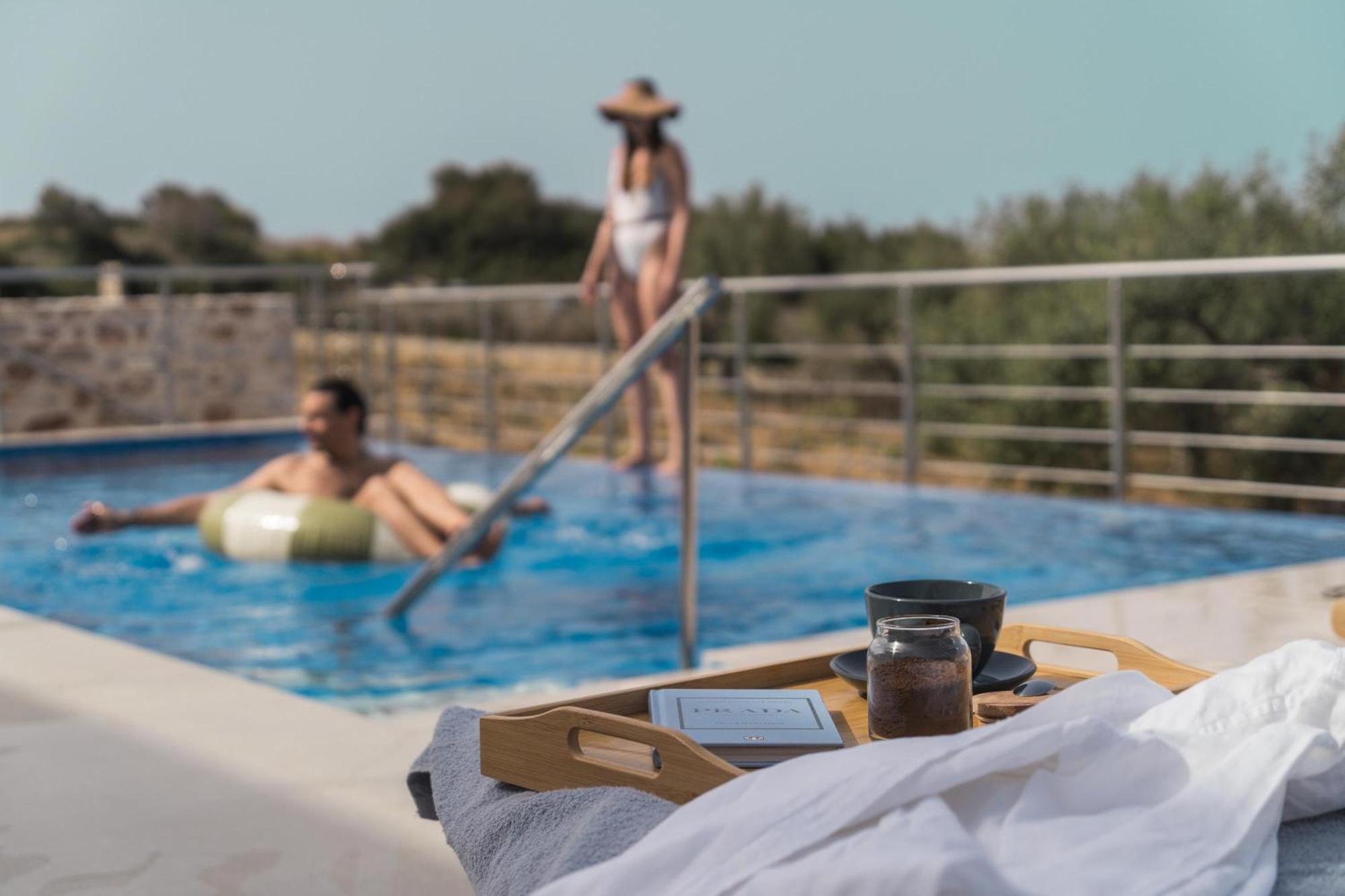 Oinolithos Luxury Villas Kalamaki  Exterior photo